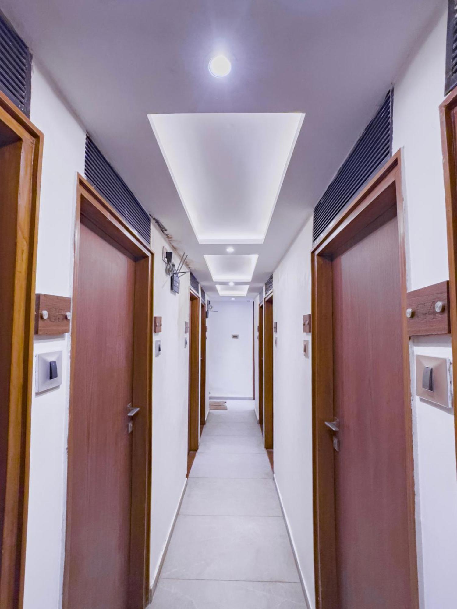Hotel Winton ムンバイ エクステリア 写真