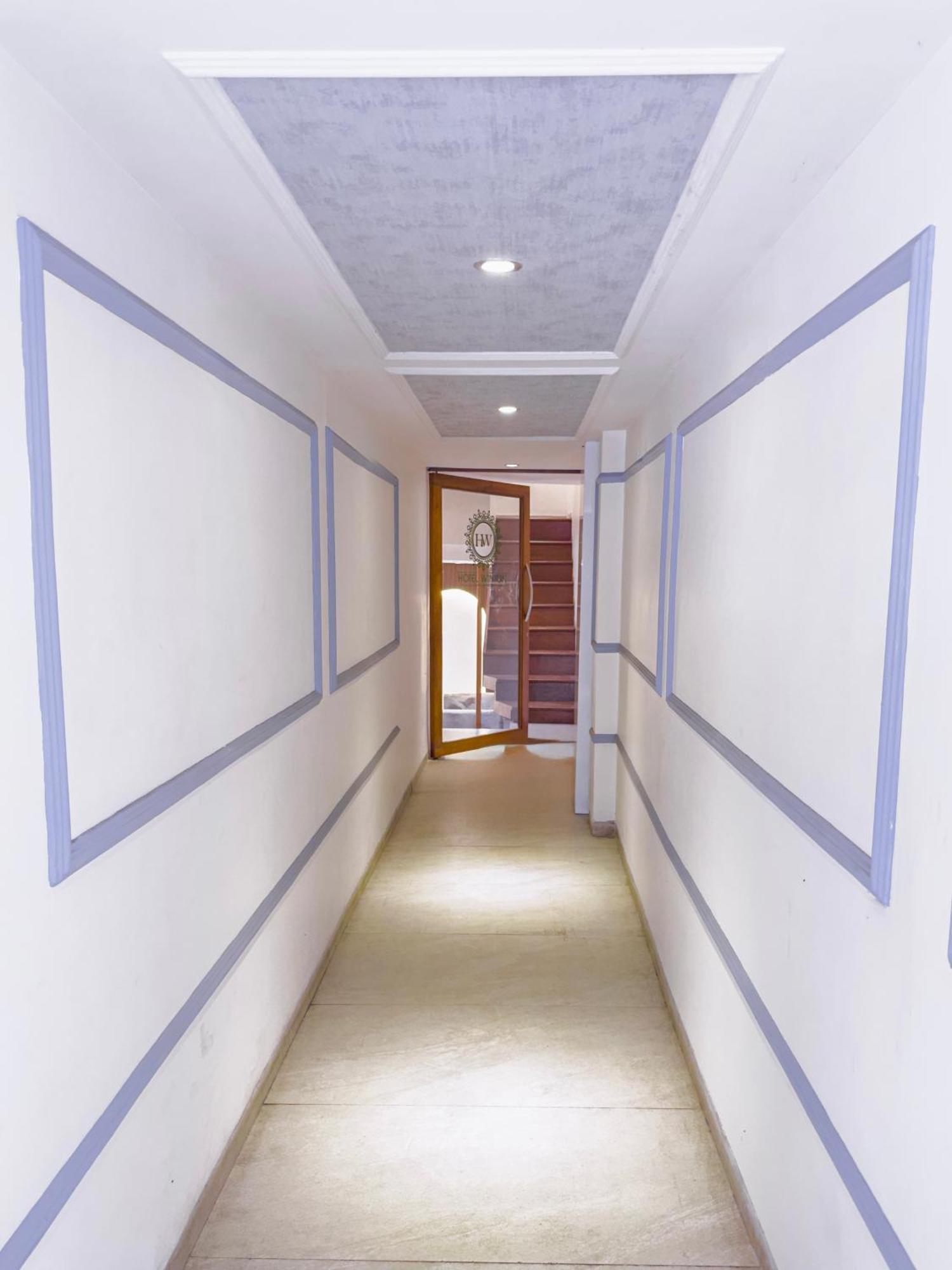 Hotel Winton ムンバイ エクステリア 写真