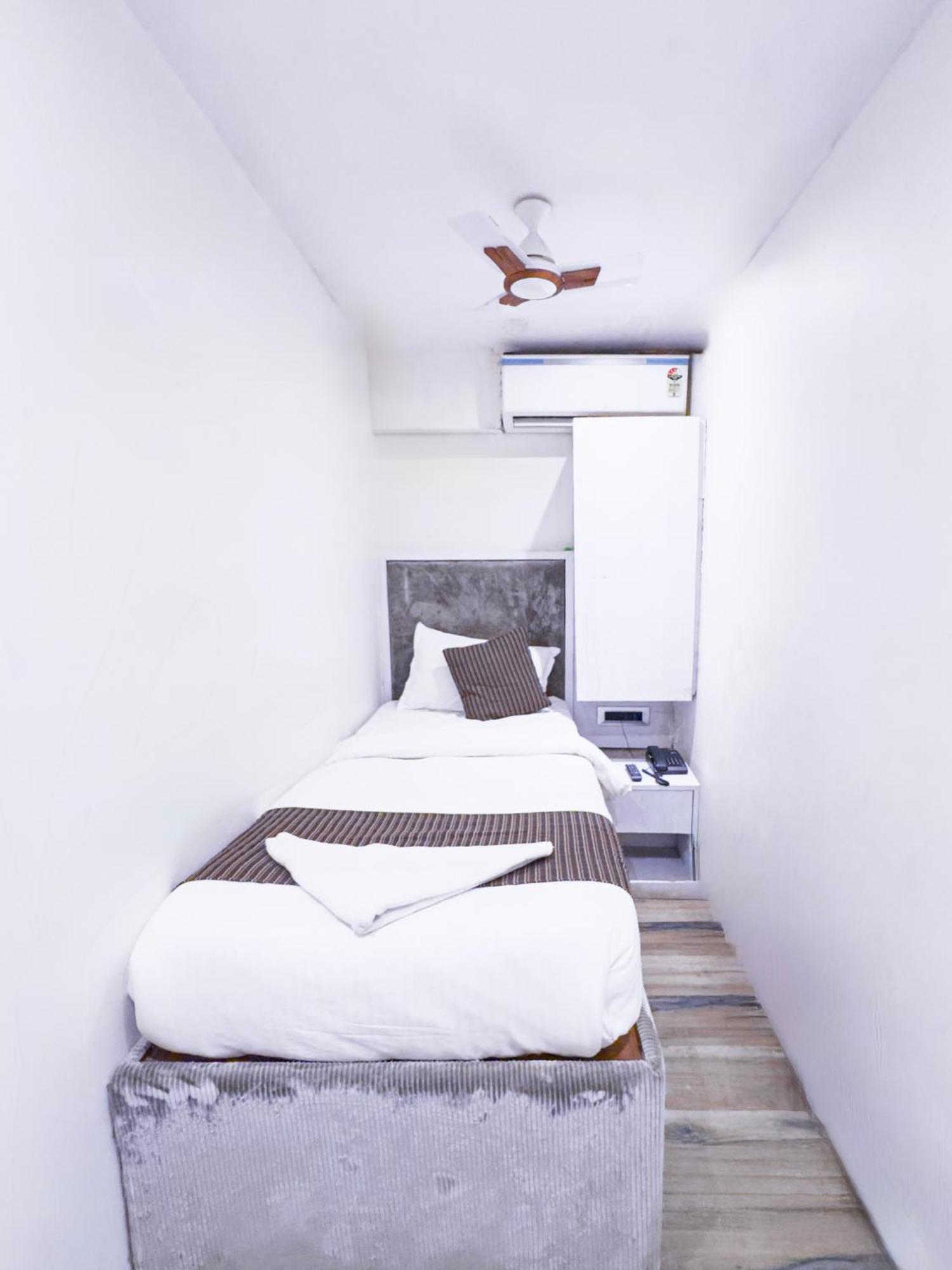 Hotel Winton ムンバイ エクステリア 写真